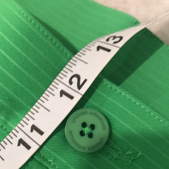 Under Armour Golf Shorts Mens Size 42 Green Pin Stripe Athletic Flat Front - Picture 8 of 9